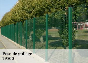 Pose de grillage 79500